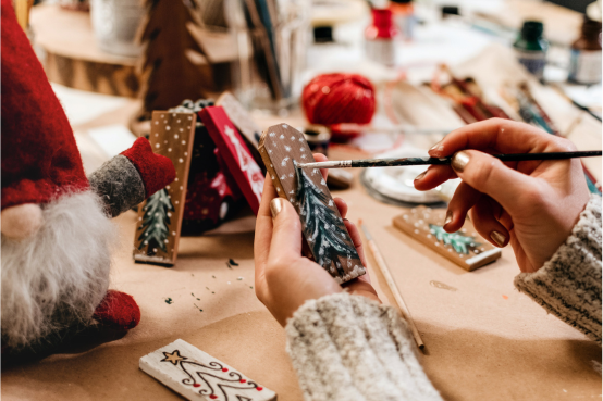 Unwrap Joy: Festive DIY Christmas Crafts to Spark Your Creativity!